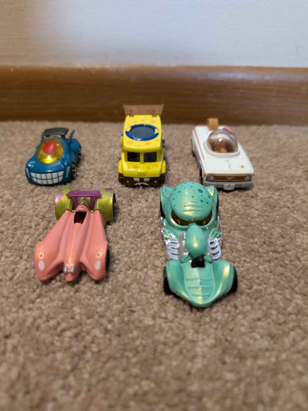 SpongeBob Hot Wheels Bundle 5 cars Patrick Squidward Plankton Sandy Cheeks